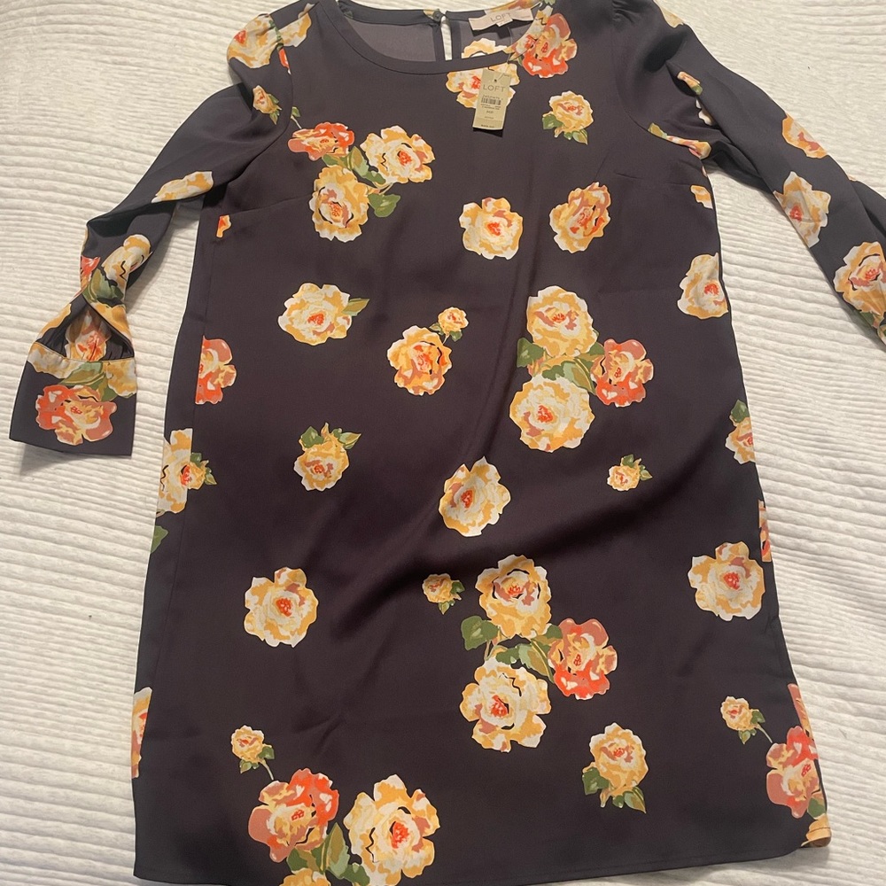NWT LOFT grey flowered long sleeve dress, size medium (petite).